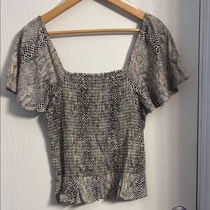 Jessica Simpson Black and Cream Patterned Blouse
